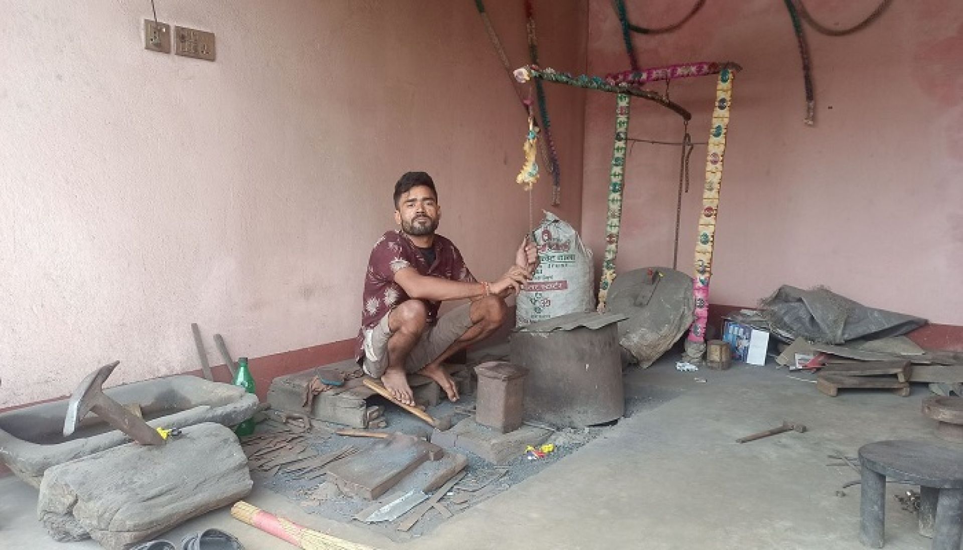 चुलेसी, कचिया, खुर्पीको बिक्री गरेर मासिक ५० हजार आम्दानी